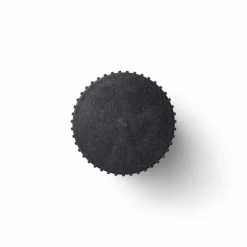 Normann Copenhagen Chip Garderoben-Wandhaken M - Länge 4,5 Cm - Ø 6,1 Cm - Black -qeeboo shop unnamed file 103