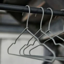 House Doctor Wire Kleiderbügel 3er-Set - 40,2x20,8 Cm - Dunkelgrau -qeeboo shop unnamed file 1048