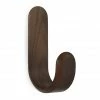 Normann Copenhagen Curve Wandhaken - 17,7x5,3x10 Cm - Walnut -qeeboo shop unnamed file 174