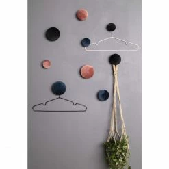 House Nordic Giza Wandhaken - 3er-Set - 2 Stück à 6x8x10 Cm + 5x5x5 Cm - Black Velvet -qeeboo shop unnamed file 324