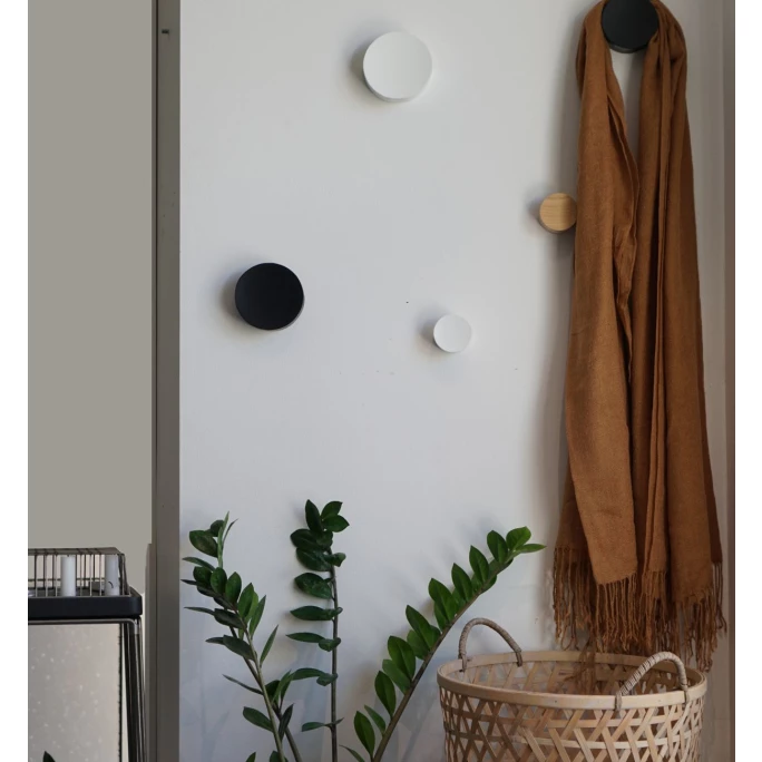 Born In Sweden Play Wandhaken 3er Set - Klein: Ø 6 Cm X 4 Cm, Mittel: Ø 9 Cm X 4 Cm, Groß: Ø 11 Cm X 4 Cm - Schwarz 2 Born In Sweden Play Wandhaken 3er Set - Klein: Ø 6 Cm X 4 Cm, Mittel: Ø 9 Cm X 4 Cm, Groß: Ø 11 Cm X 4 Cm - Schwarz – Bild 2