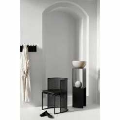 Kristina Dam Studio Column Wandgarderobe - 21x5,5x18 Cm - Black -qeeboo shop unnamed file 686