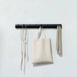 Umbra Flip 8 Wandhaken-Garderobe - 81x6x3 Cm - Black 6 Umbra Flip 8 Wandhaken-Garderobe - 81x6x3 Cm - Black -qeeboo shop unnamed file 689