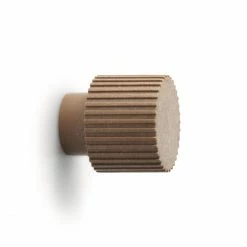 Normann Copenhagen Chip Garderoben-Wandhaken S - Länge 5 Cm - Ø 4,6 Cm - Nature