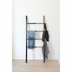Umbra Hub Klamottenleiter - B 67 X T 4 X H 152 Cm - Black/Walnut -qeeboo shop unnamed file 912